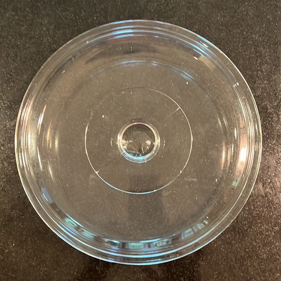 Anchor Hocking Ovenware  1.5 Quart - Vintage Round Casserole Dish with Lid - Picture 6 of 7